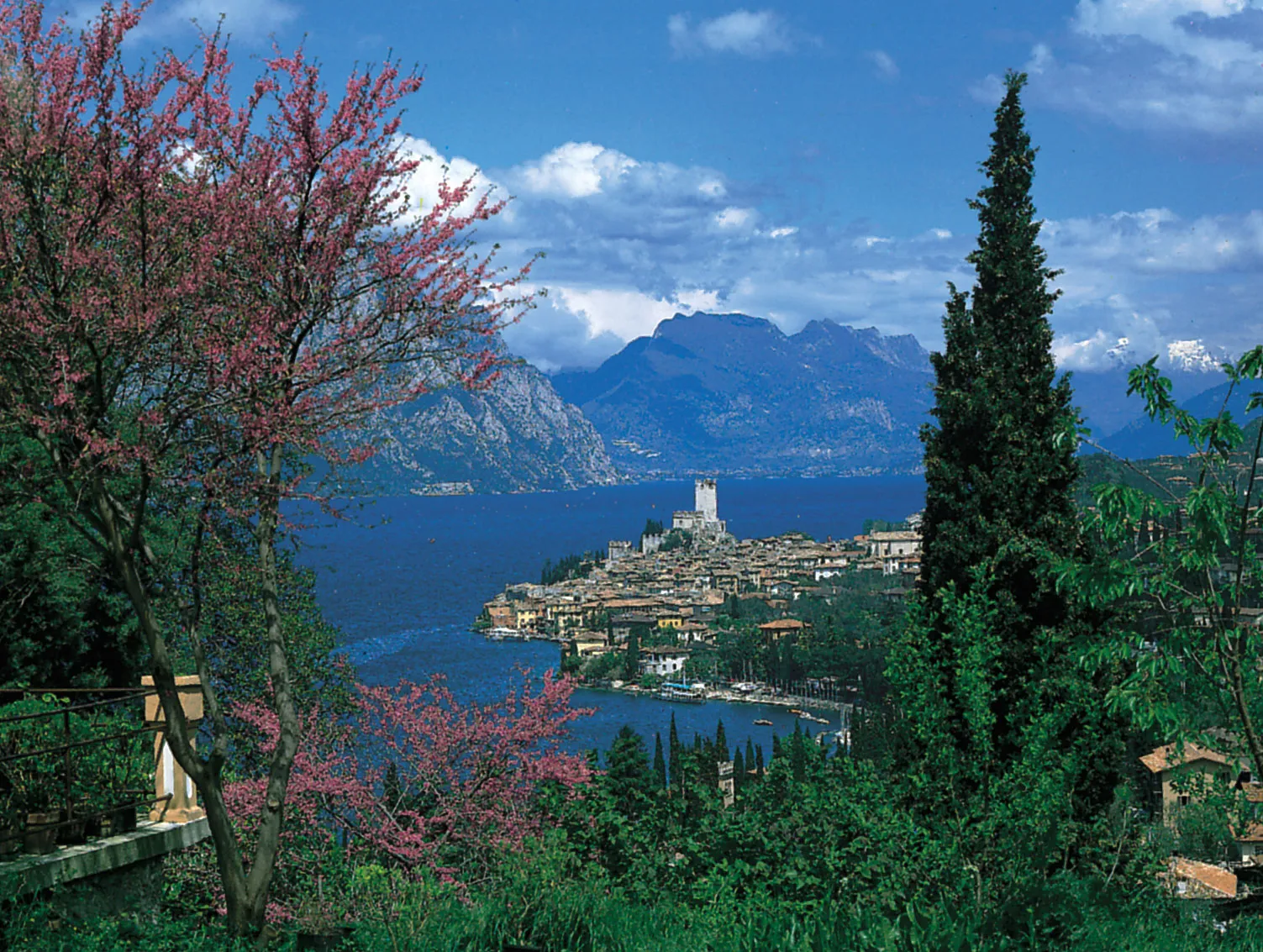 Traveling to the Enchanting Land of Italy: A Comprehensive Guide