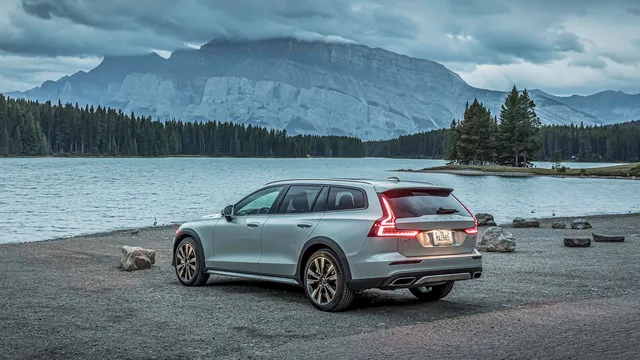 2020 Volvo V60: A Comprehensive Look at the Red Edition