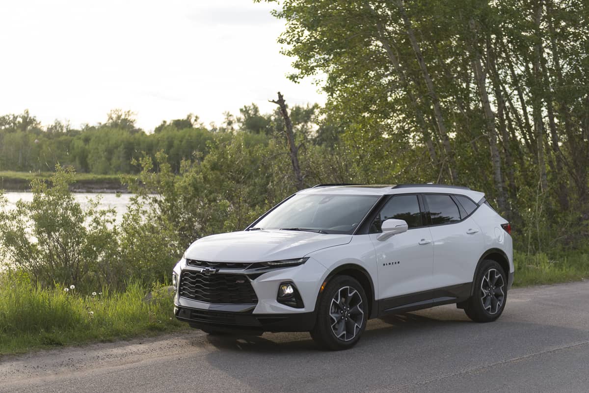 Chevy Blazer RS in White: A Comprehensive Look at Features, Design, and Performance