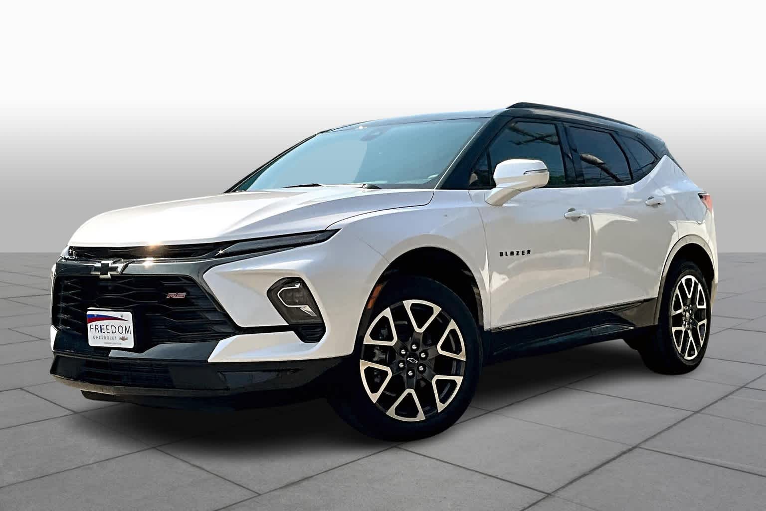 The Complete Guide to the Chevy Blazer RS in White: Features, Specs, and Why It Stands Out